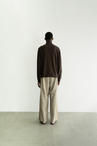 【予約受付中】AIRE Cashmere Turtleneck